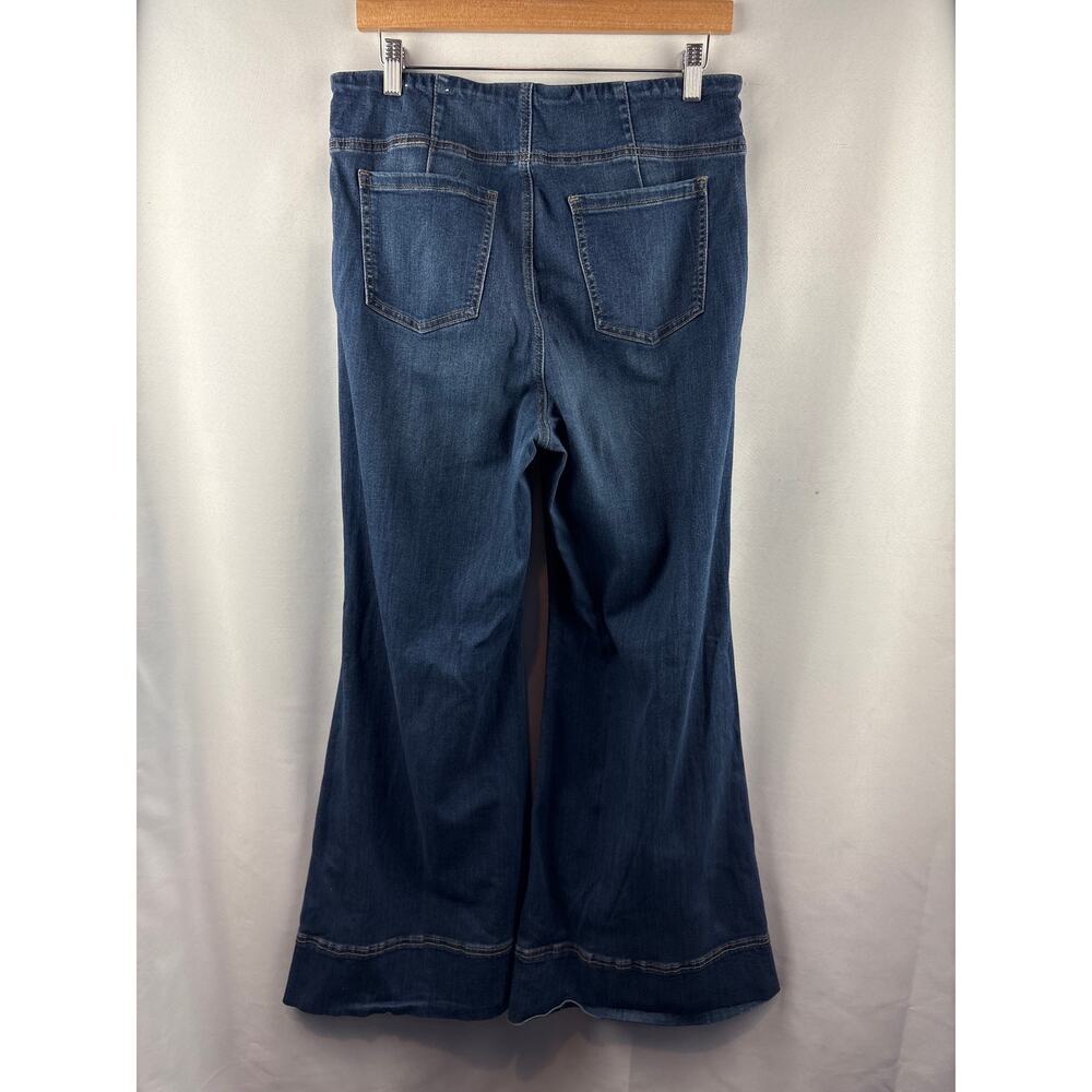 Women’s Chico’s Size 10 Dark Blue Wide Leg Jeans w/ Button Detail - Picture 3 of 5